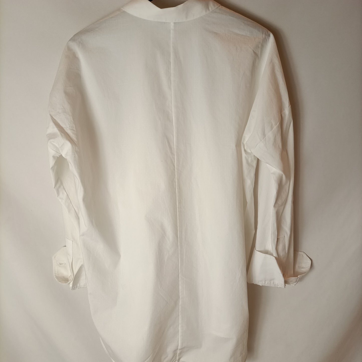 SCALPERS. White shirt texture. T XS