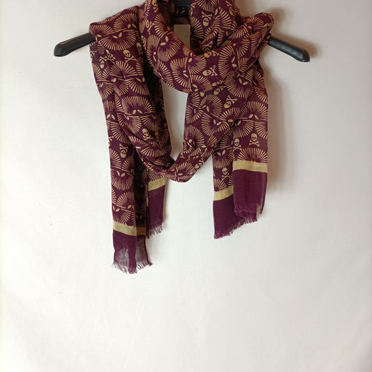 OTHERS. Burgundy skull scarf