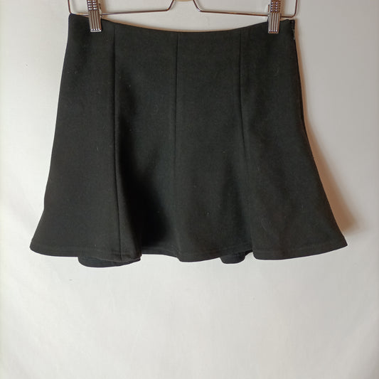 ZARA. Short black Ts skirt