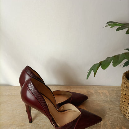 ZARA. Zapatos de vestir burdeos T.38