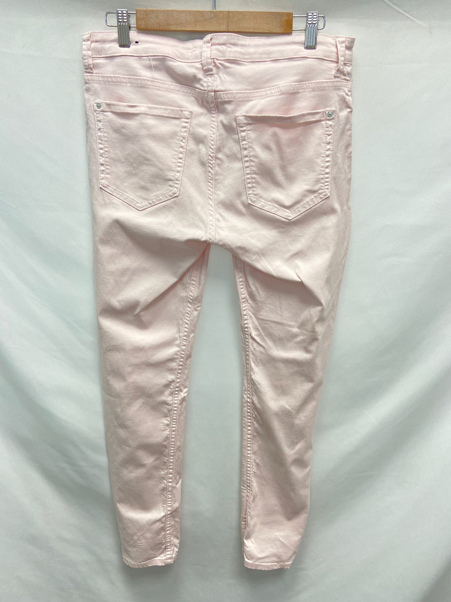 MANGO. Pantalón rosa T.42