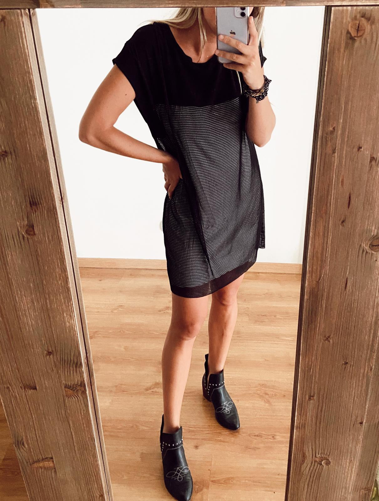 ZARA. Vestido rejilla talla L