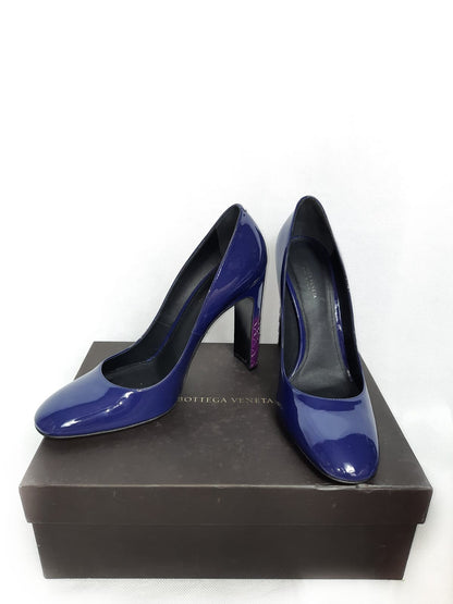 BOTTEGA VENETA. Patent leather shoes, size 39.5