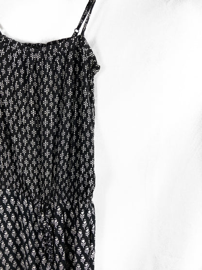 OYSHO.Mono  negro floresT.S