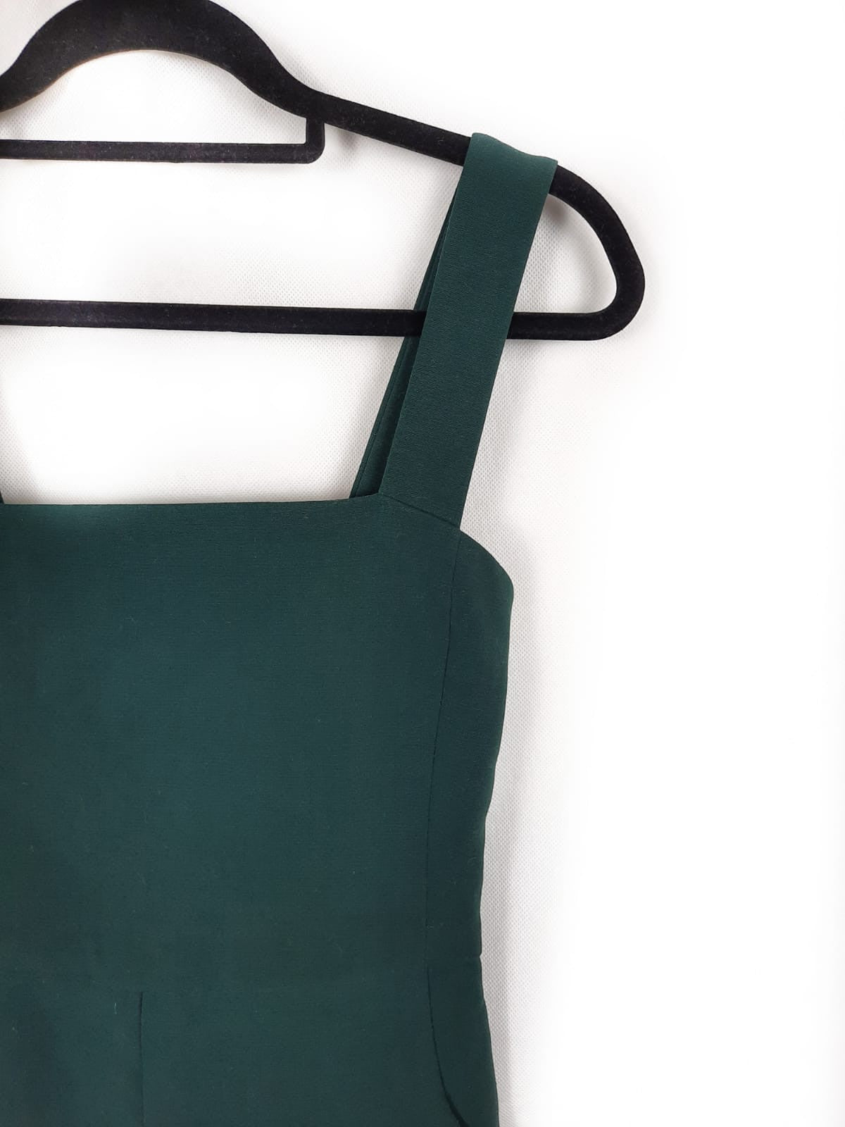 ZARA. Mono verde T.XS