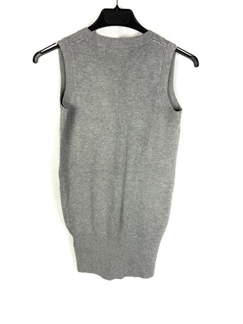 ZARA. Grey sleeveless sweater Ts