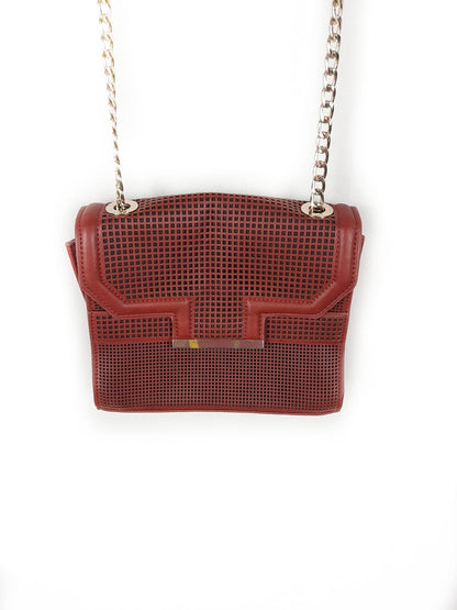 ZARA. Bolso burdeos rejilla