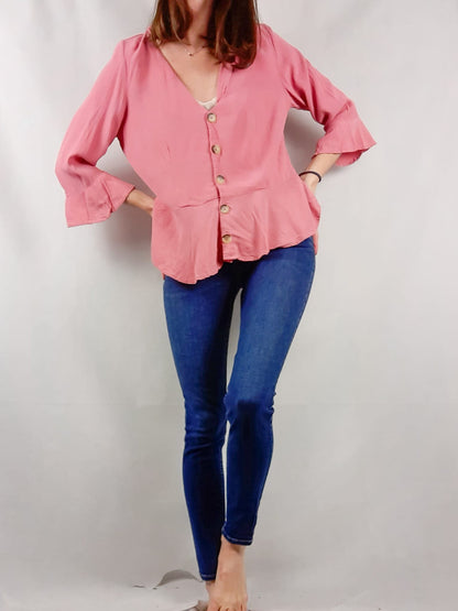 H&M. Top rosa botones T.42