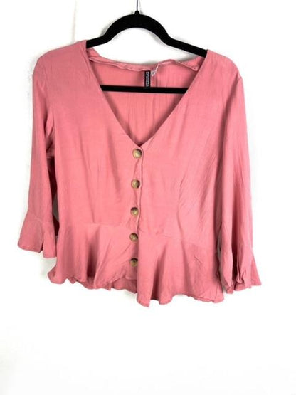 H&M. Top rosa botones T.42