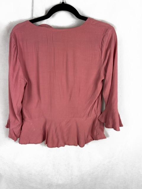 H&M. Top rosa botones T.42