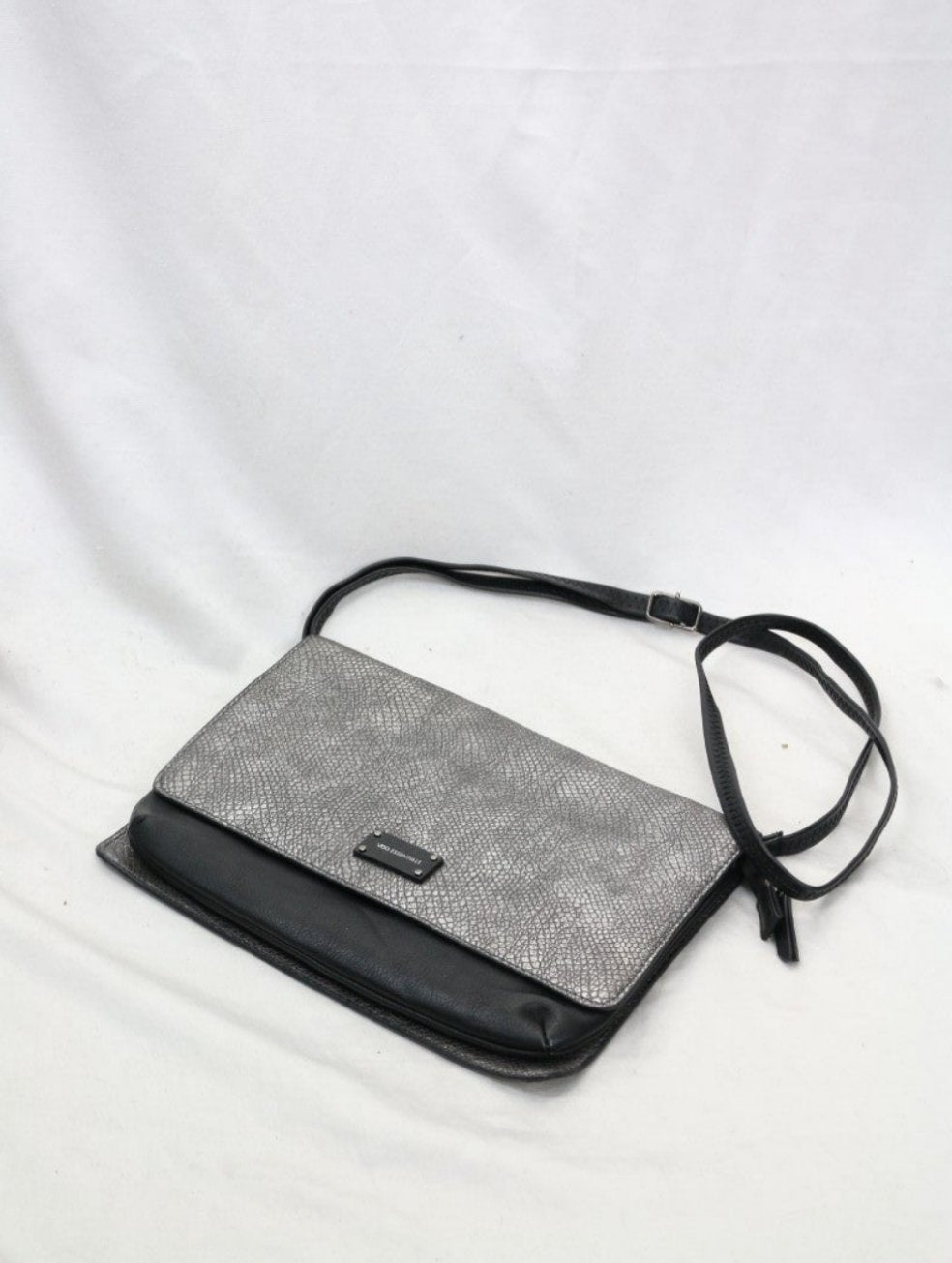 VÄGG ESSENTIAL. Bolso bandolera