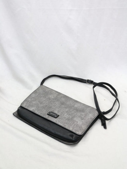 VÄGG ESSENTIAL. Bolso bandolera