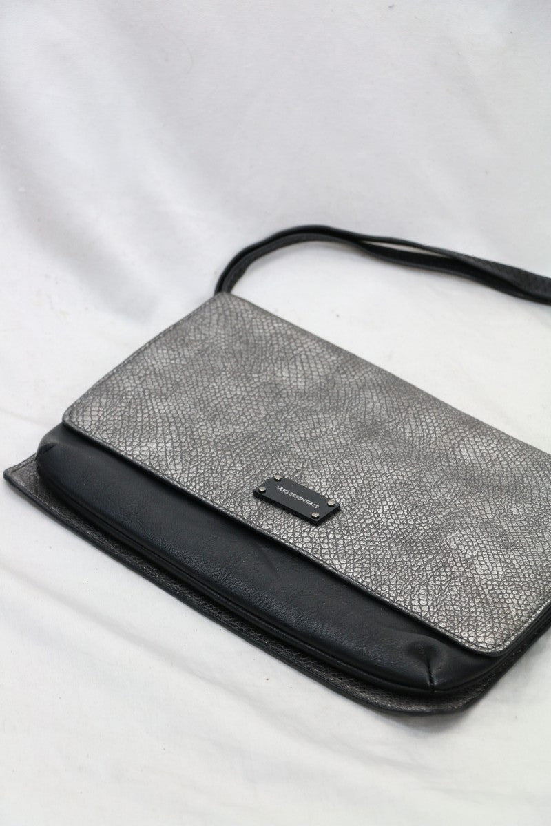 VÄGG ESSENTIAL. Bolso bandolera