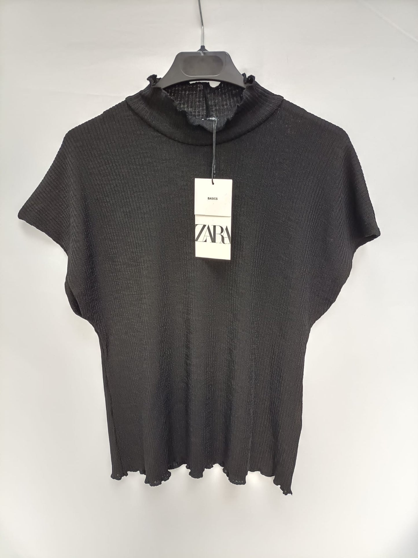 ZARA.Camiseta punto cuello perkins manga corta T.m
