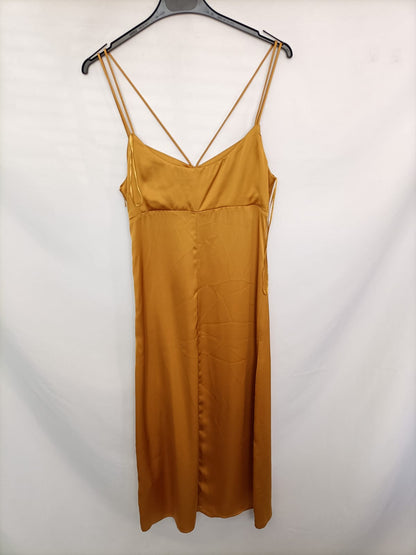 ZARA.Vestido midi mostaza doble tirante T.s