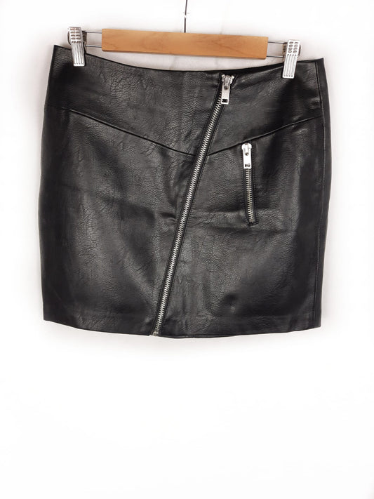 STRADIVARIUS. Short faux leather skirt size 42