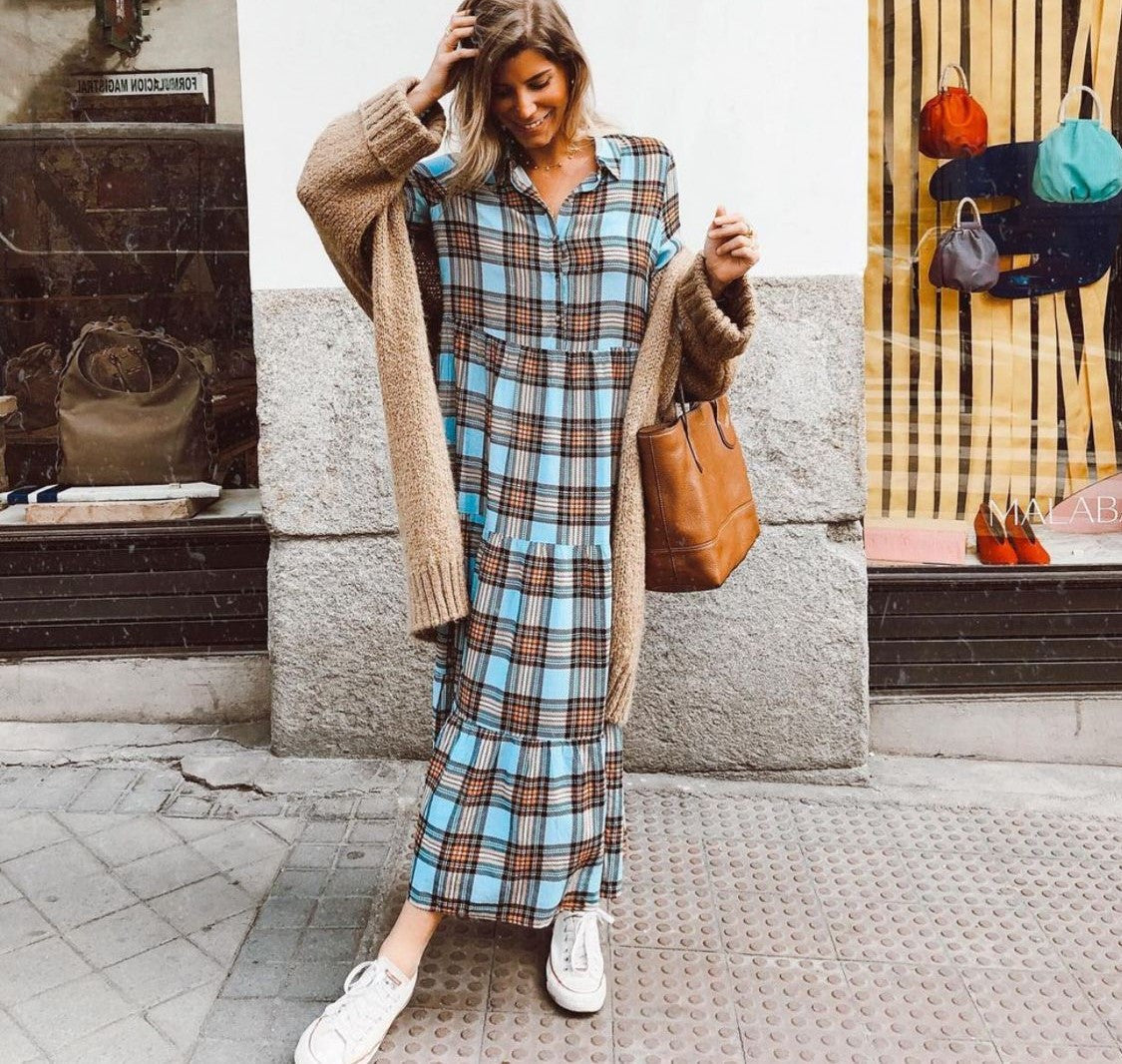 MÜNPH vestido largo cuadros azul claro