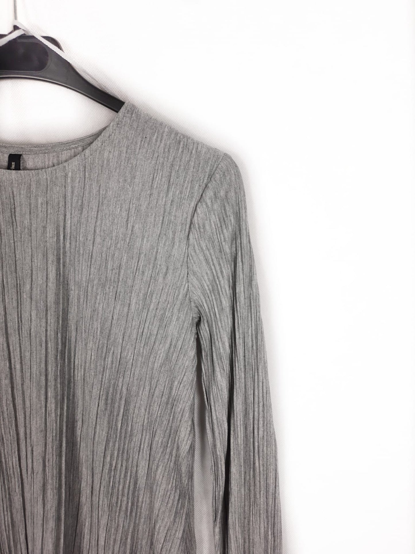 STRADIVARIUS.Vestido corto gris T.s