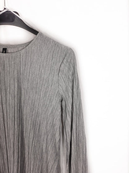 STRADIVARIUS.Vestido corto gris T.s