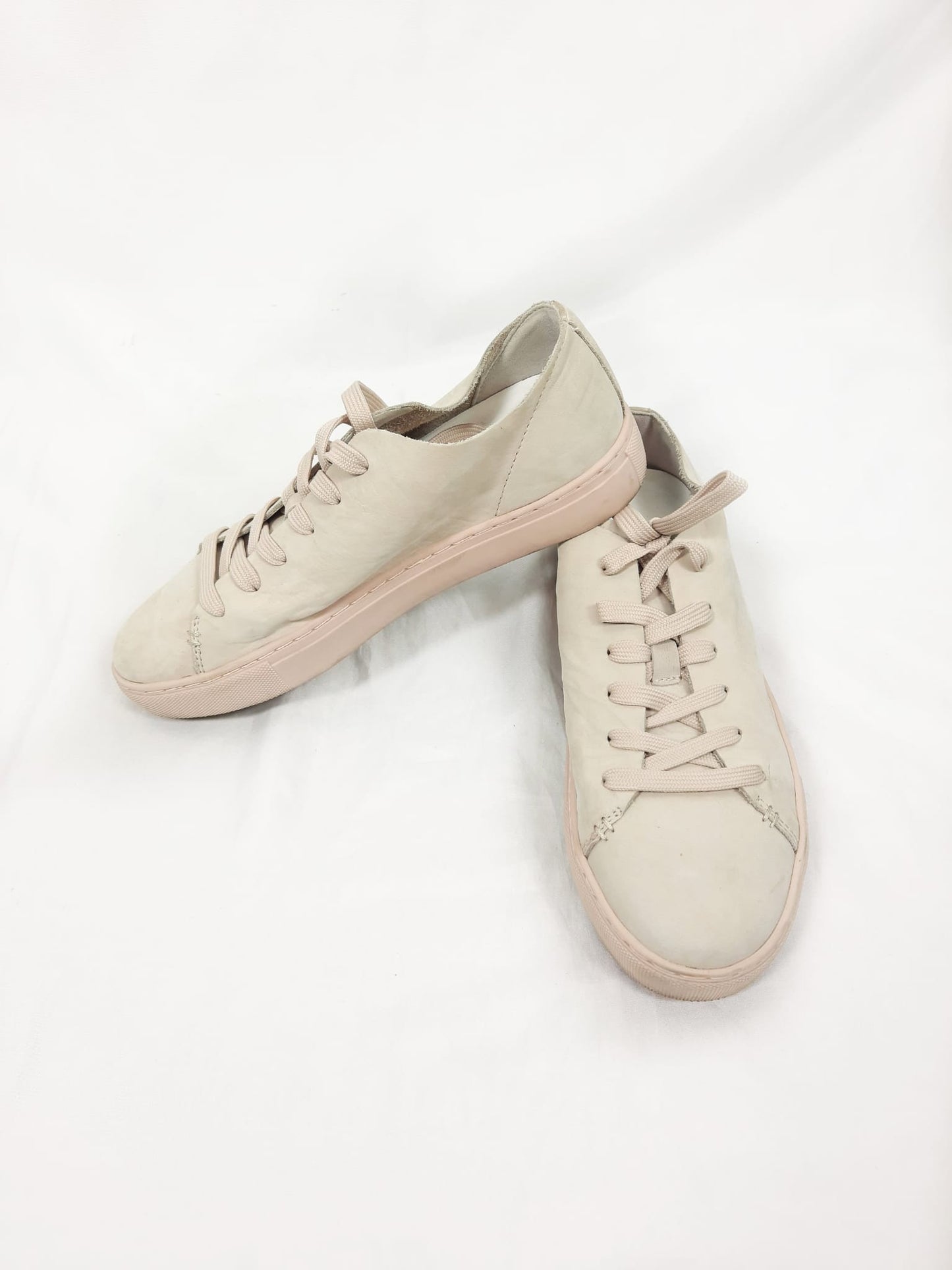 CRIME LONDON. Zapatillas beige T.37