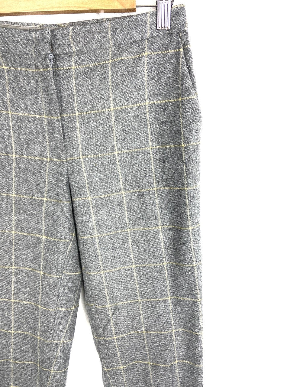 MASSIMO DUTTI. Grey checked pleated trousers, size 36