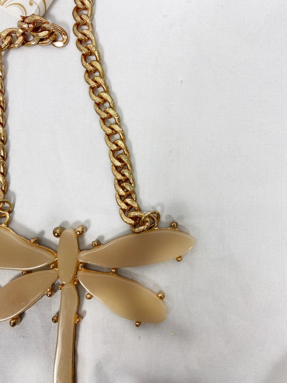 PAEKIE. Beige dragonfly necklace