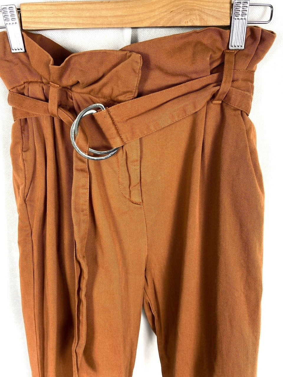 BERSHKA.Pantalones paperback T.34