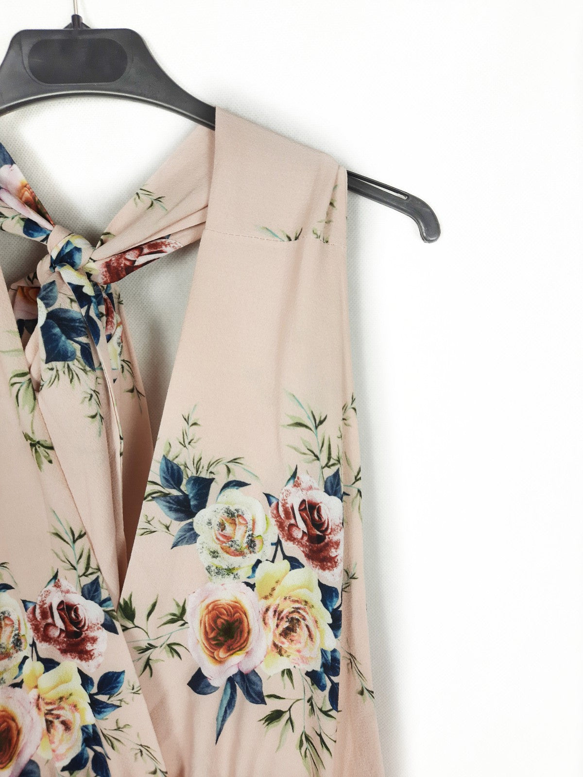 THE LLITTLE BLACK DRESS. Mono flores rosa T.s/m