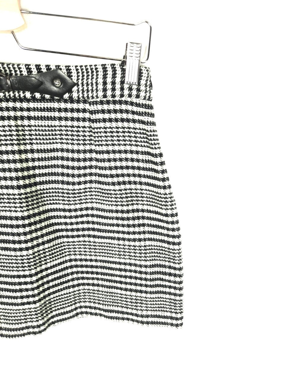 ZARA.Falda pata de gallo negra y beige t.s