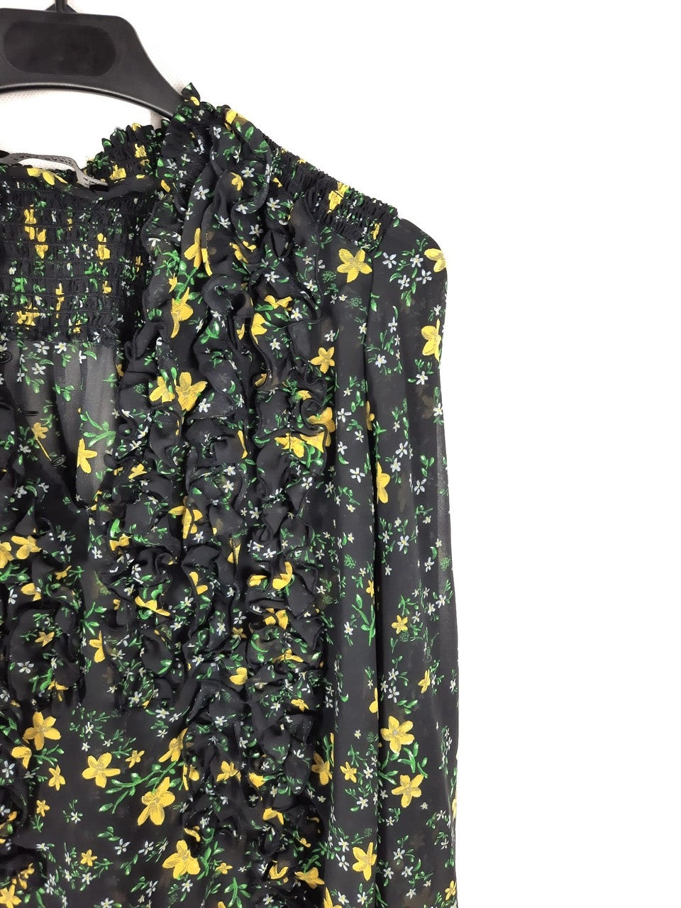 ZARA. Gathered blouse with ruffles Ts