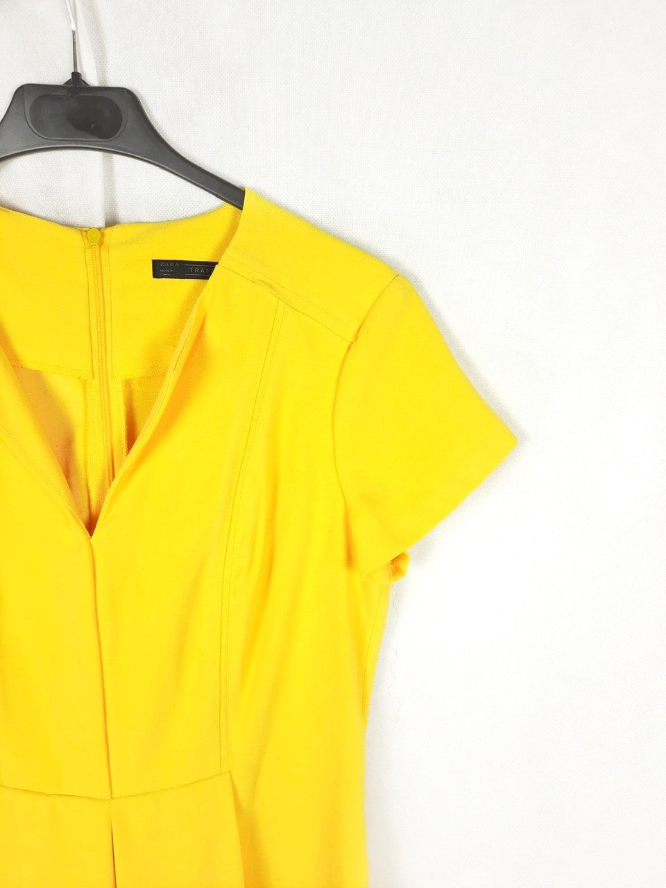 ZARA. Short yellow jumpsuit Ts