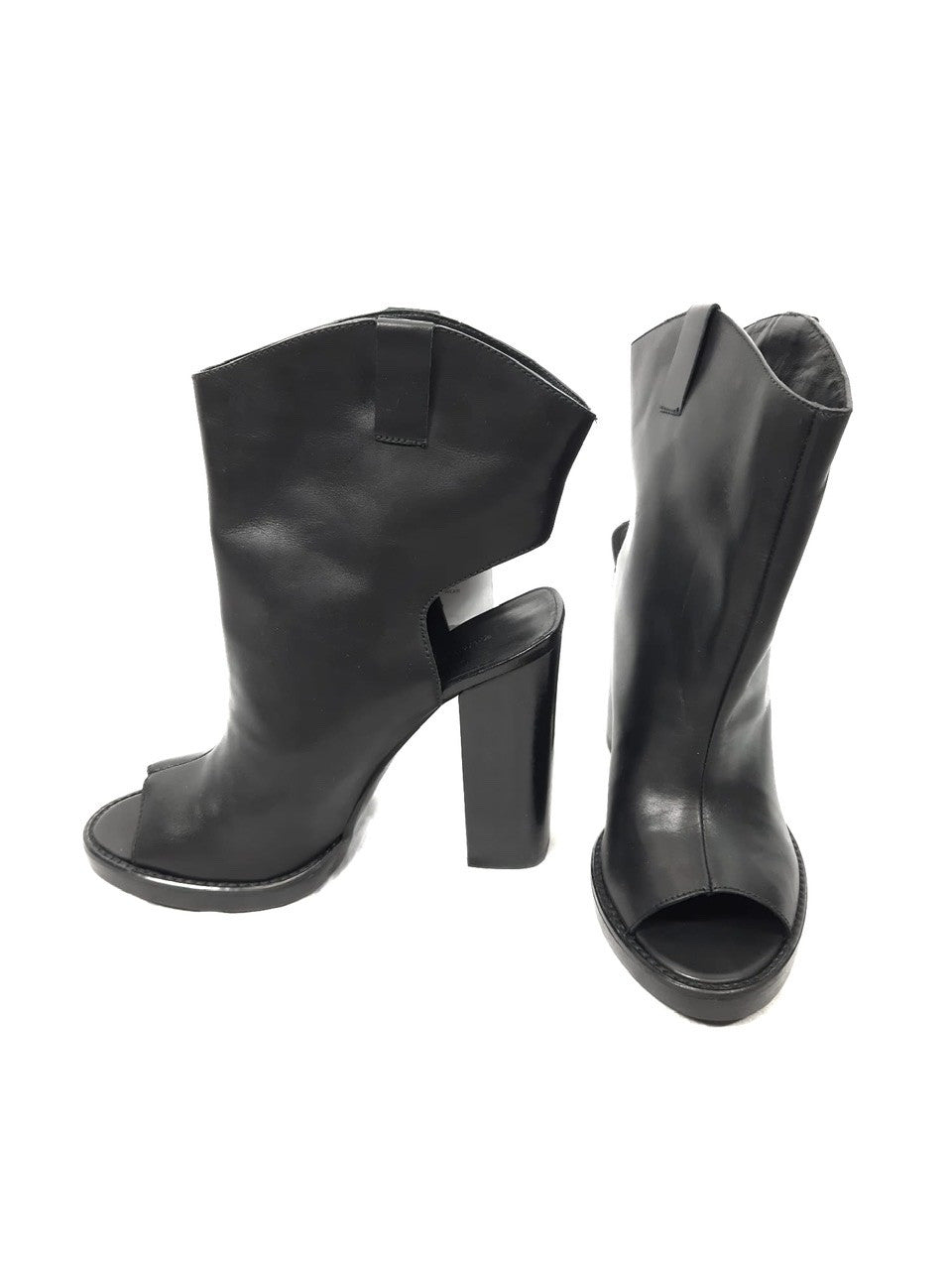 ZARA. Botin negro tacon talón descubierto T.40