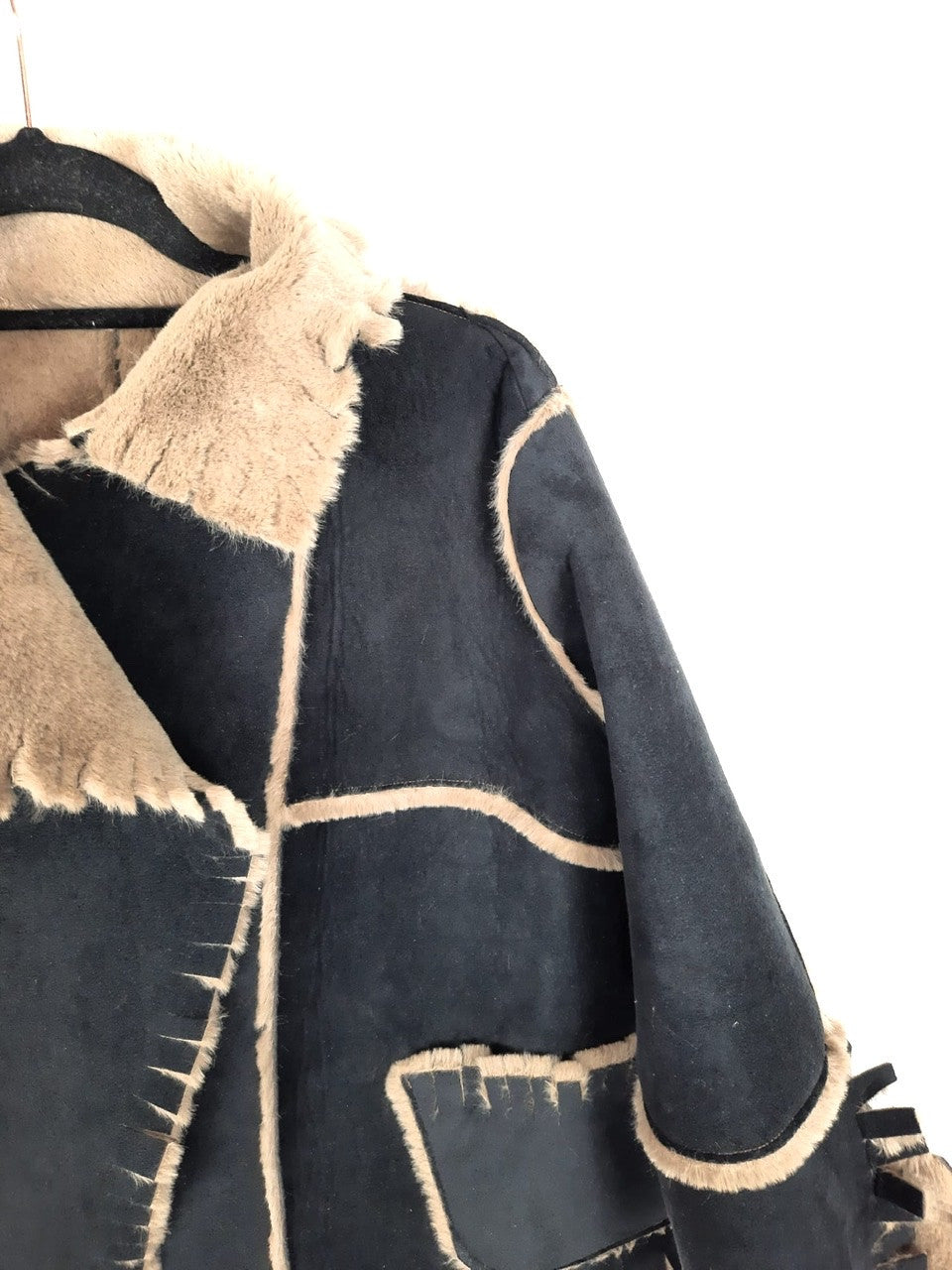 GILLES RICART. Abrigo negro y pelito T.s