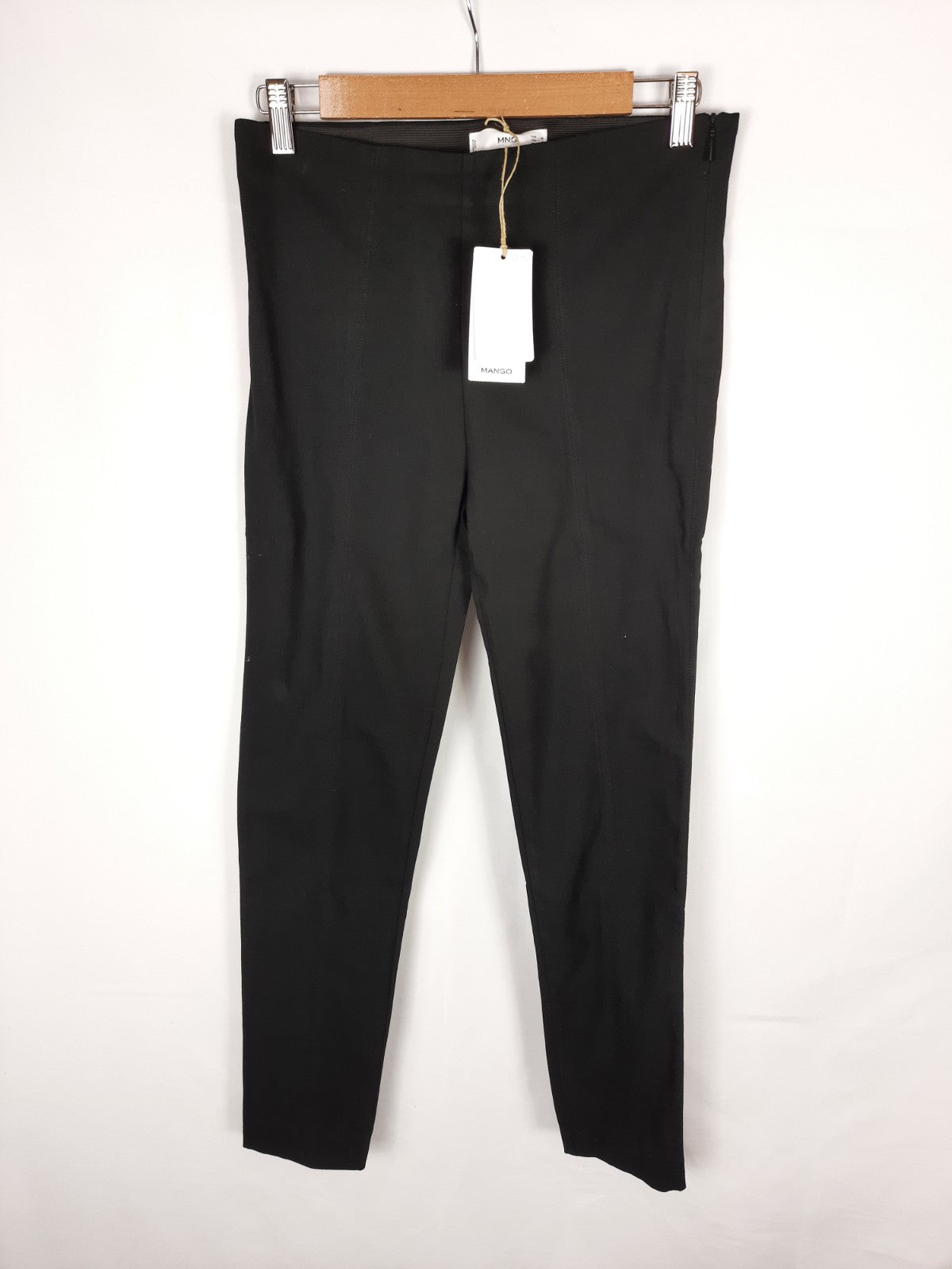 MANGO. pantalon negro elastico T.40
