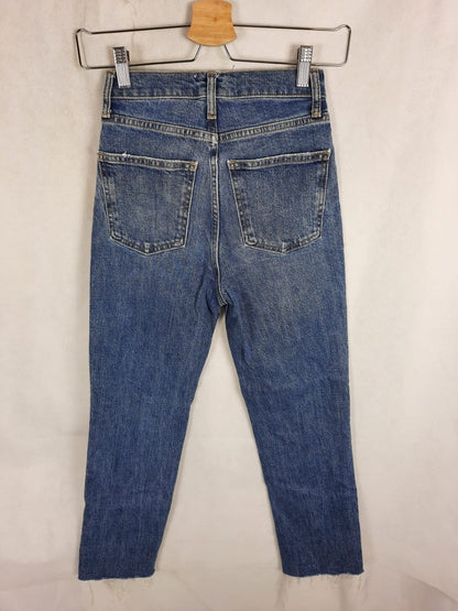 ZARA. Vaquero botones flecos T.32