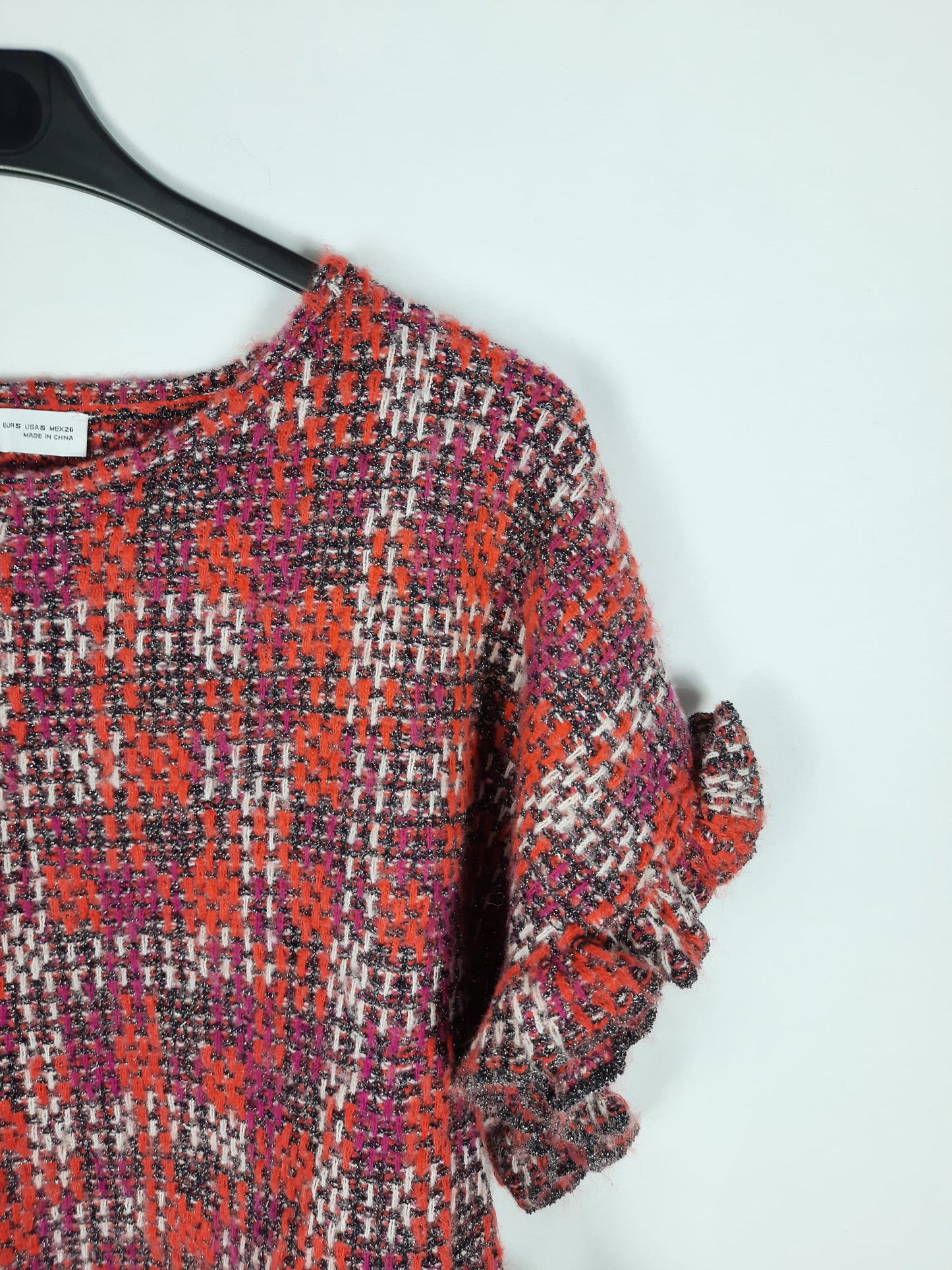 ZARA. Red top with silver threads Ts