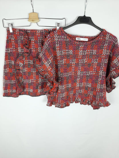 ZARA. Red top with silver threads Ts