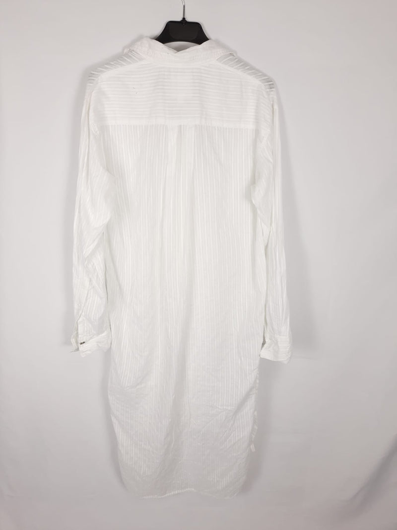 WHITE AND WHITE. vestido blanco camisetao T.s