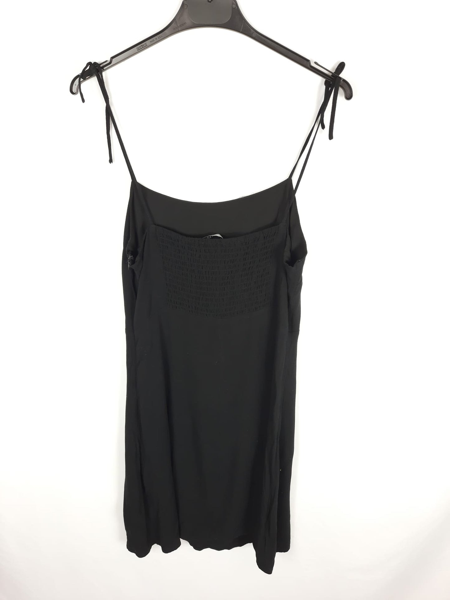 MANGO. vestido negro espalda nido de abeja T.m