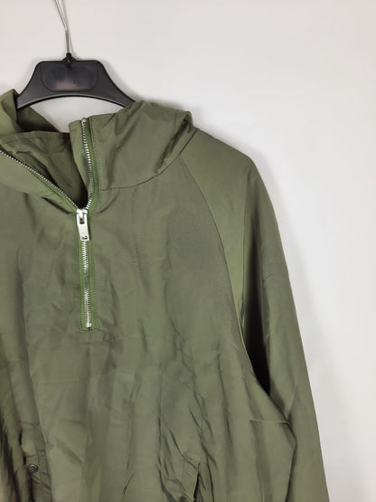 ZARA. abrigo verde estilo canguro impermeable  T.l