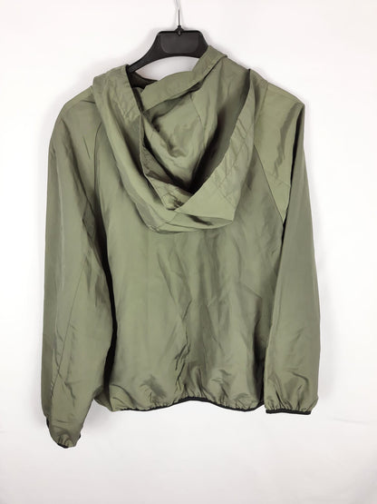 ZARA. abrigo verde estilo canguro impermeable  T.l