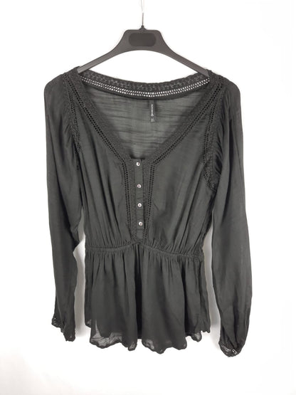 STRADIVARIUS. blusa negra trasparente detalles troquelados T.s