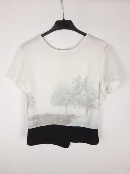 OTROS. Blusa blanca estampada T.U