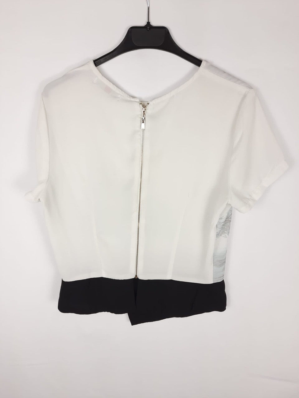 OTROS. Blusa blanca estampada T.U