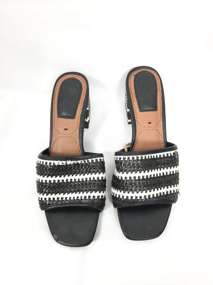 GIOSEPPO. Sandalia de tacon blancas  y negras T.37