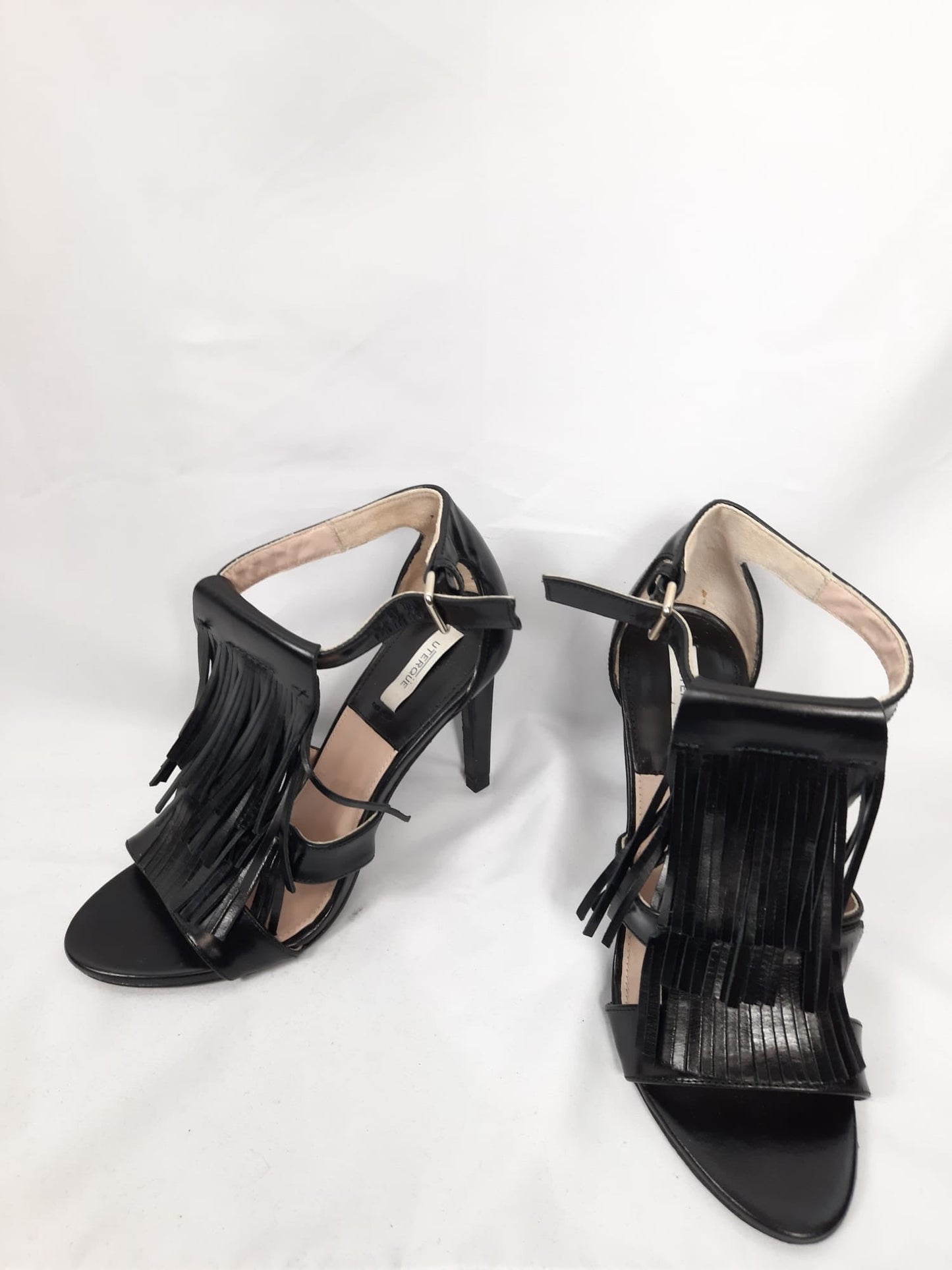 UTERQUE. Black fringe heels, size 38