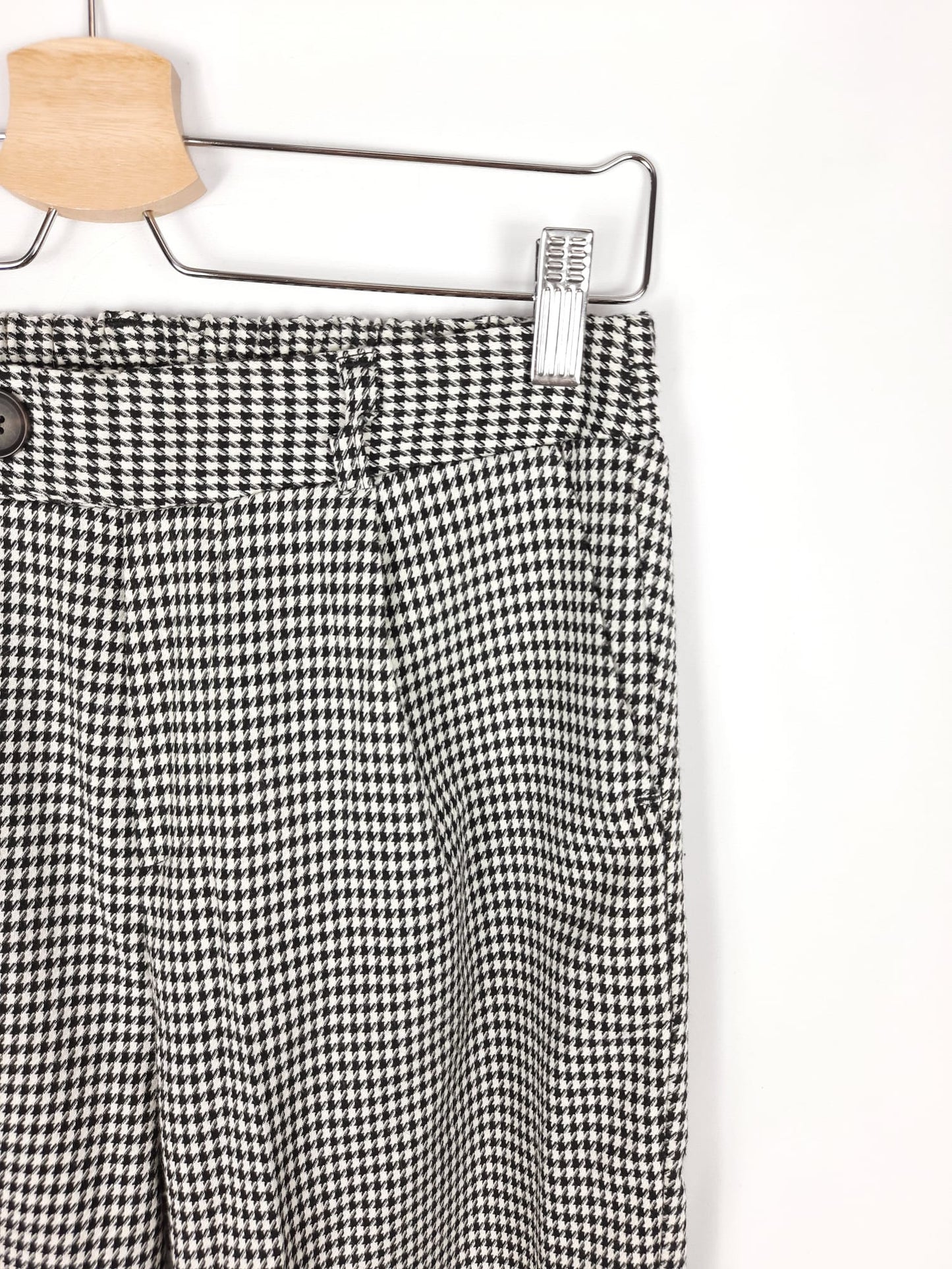 STRADIVARIUS. pantalon pata de gallo gris y blanco T.s