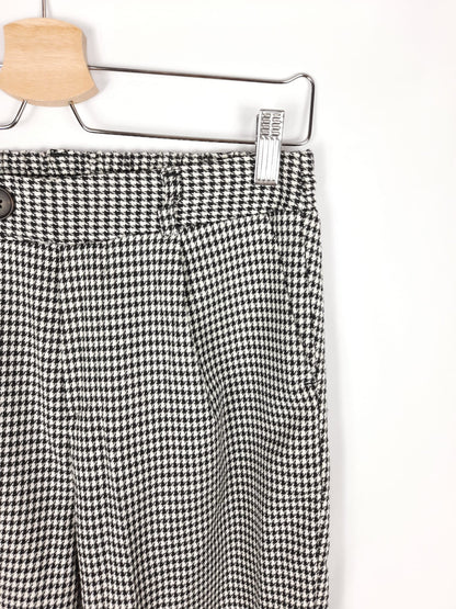 STRADIVARIUS. pantalon pata de gallo gris y blanco T.s