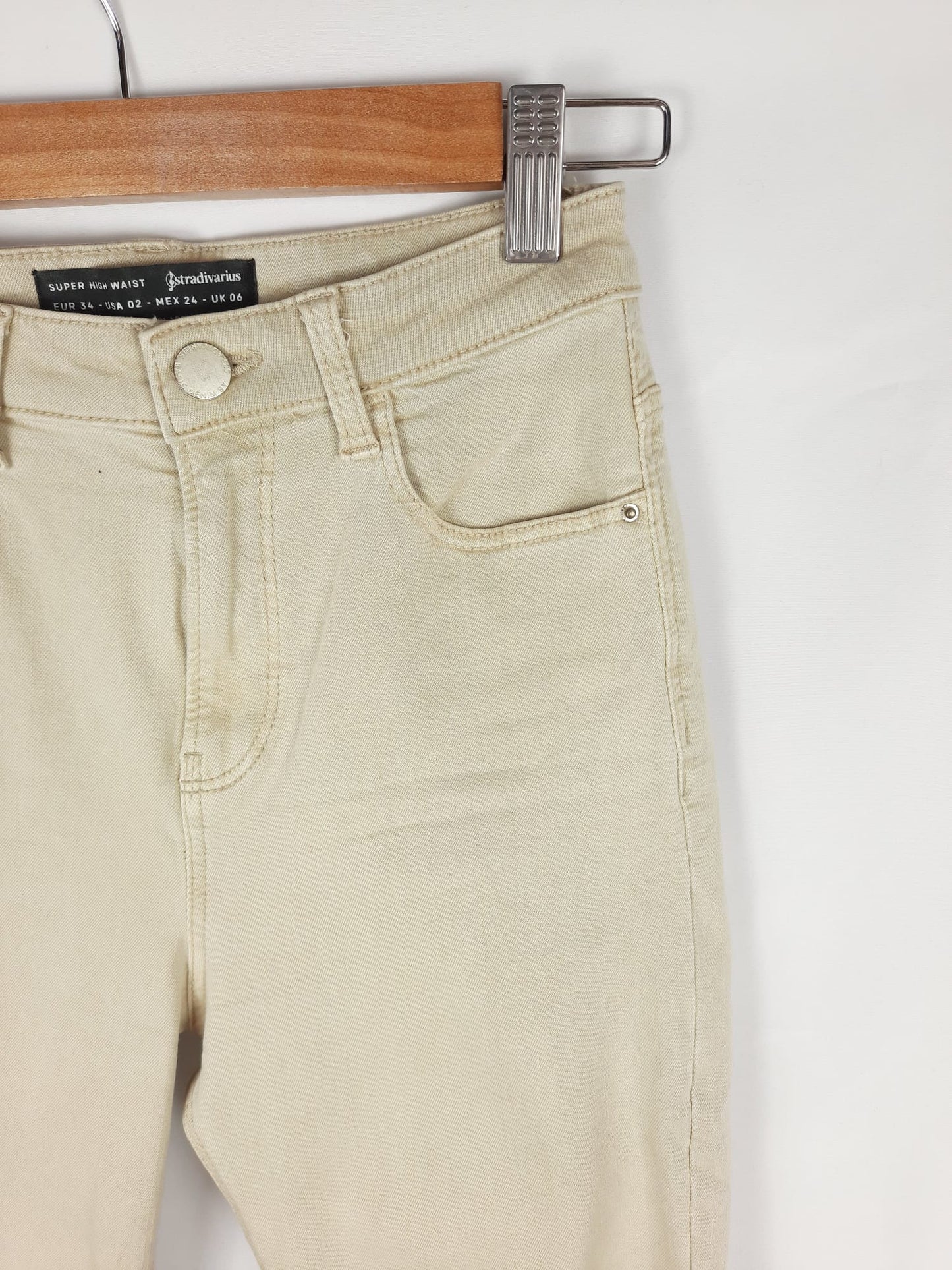 STRADIVARIUS. beige high waist pants T.34