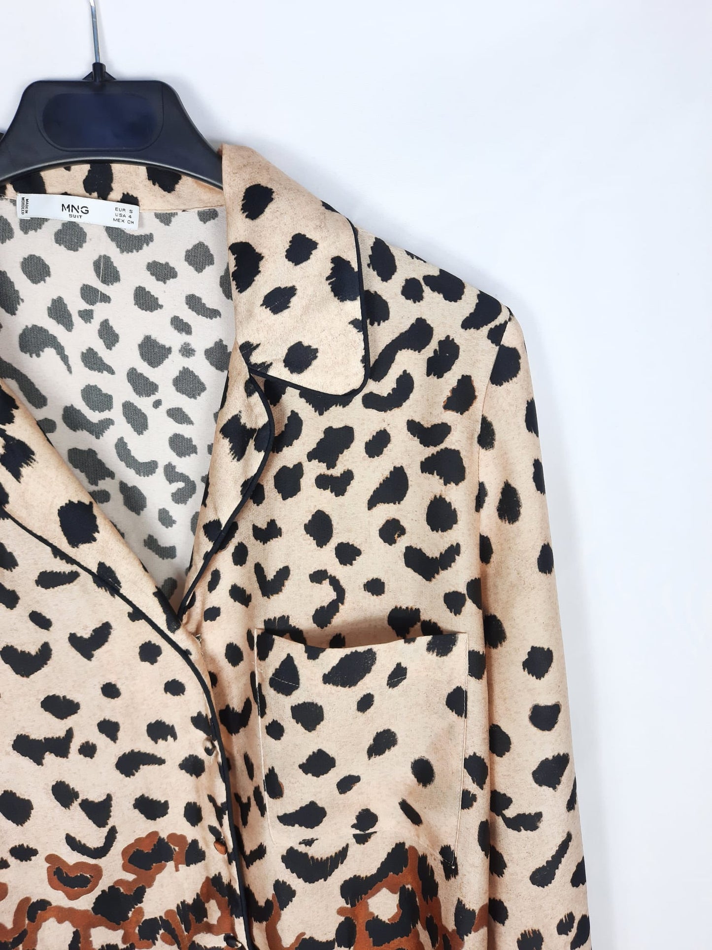 MANGO. Camisa estampado leopardo T. s